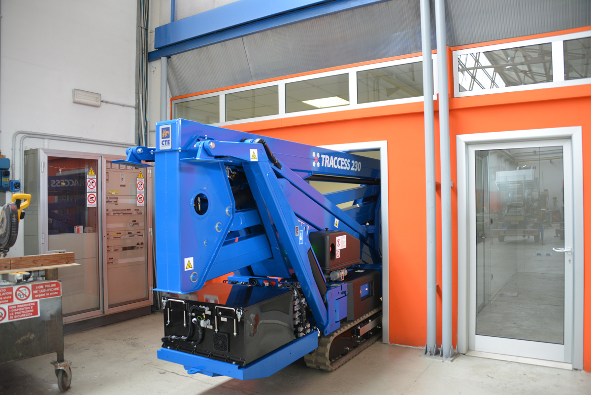 Traccess 230E, the 23 m spiderlift with lithium battery - CTE